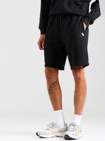 Regular Pantaloni de la Abercrombie & Fitch pe negru: față