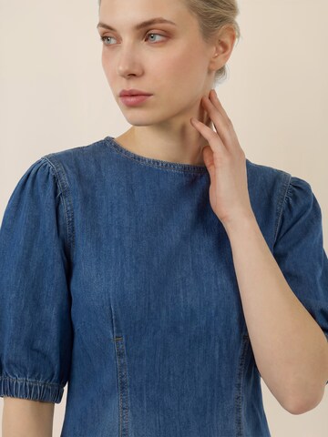 APART Kleid in Blau