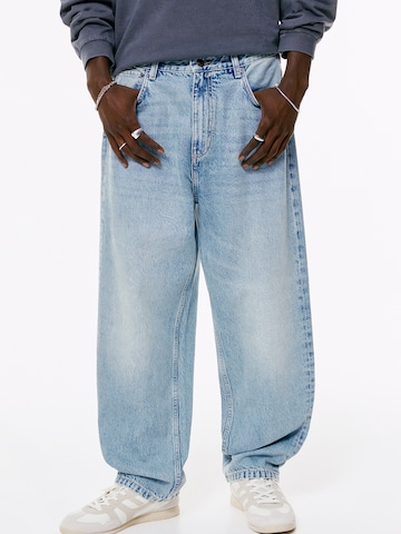 Baggy Jeans di Pull&Bear in blu: frontale