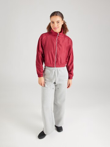 Nike Sportswear Átmeneti dzseki - piros