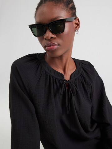 s.Oliver Blouse in Black