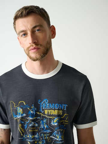 T-Shirt Next en noir