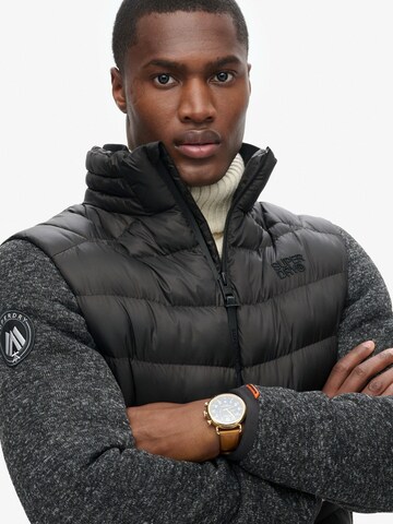 Superdry Tussenjas in Zwart