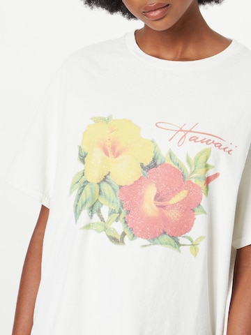 T-shirt oversize 'Hawaii' Nasty Gal en blanc