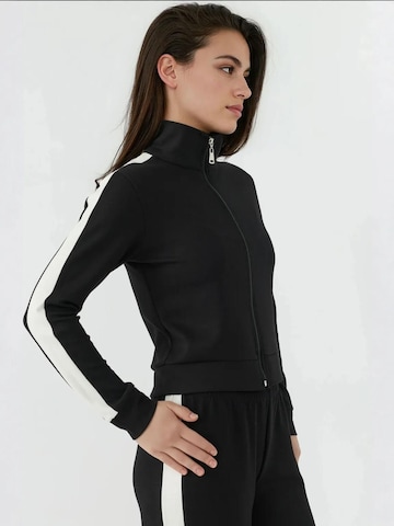 Hiccup Zip-Up Hoodie in Black