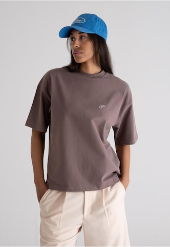 T-Shirt 'Grand Resort' Prohibited en gris