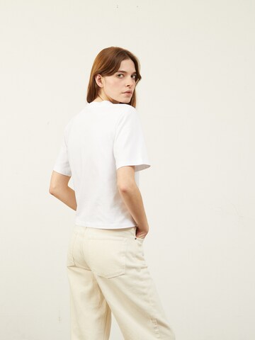Aligne - Camiseta en blanco
