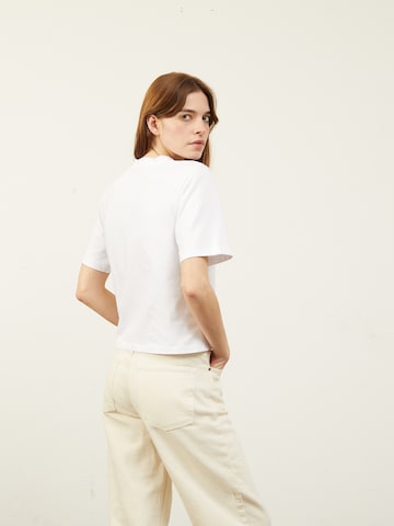 Aligne T-Shirt in Weiß
