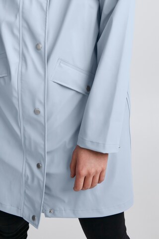 Manteau mi-saison 'IHTAZI JA' ICHI en bleu