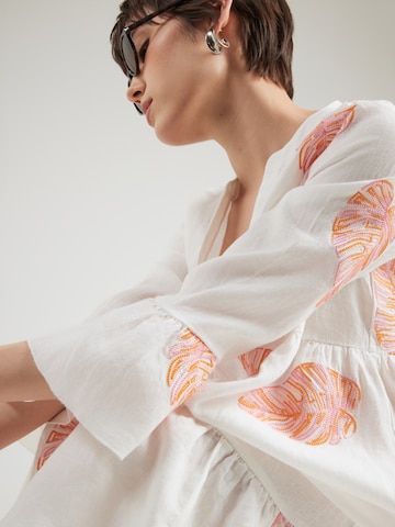 Emily Van Den Bergh Καλοκαιρινό φόρεμα σε λευκό