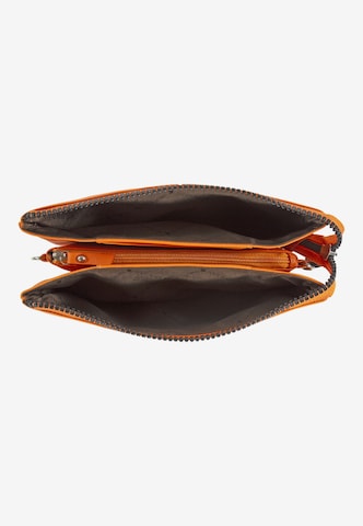 Braun Büffel Shoulder Bag 'Capri' in Orange