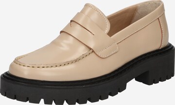 EDITED Classic Flats 'Gunhilda' in Beige: front