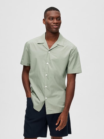 Coupe regular Chemise 'Meo' SELECTED HOMME en vert : devant