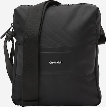 Calvin Klein Crossbody Bag in Black: front