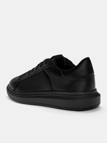 Baskets basses Pull&Bear en noir