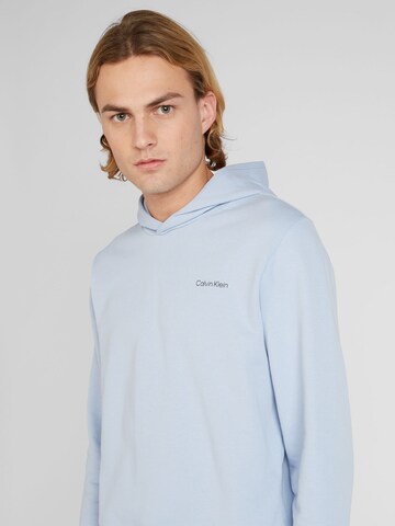 Calvin Klein Sweatshirt i blå