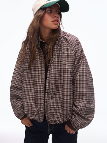 Bershka Prehodna jakna | rjava barva: sprednja stran