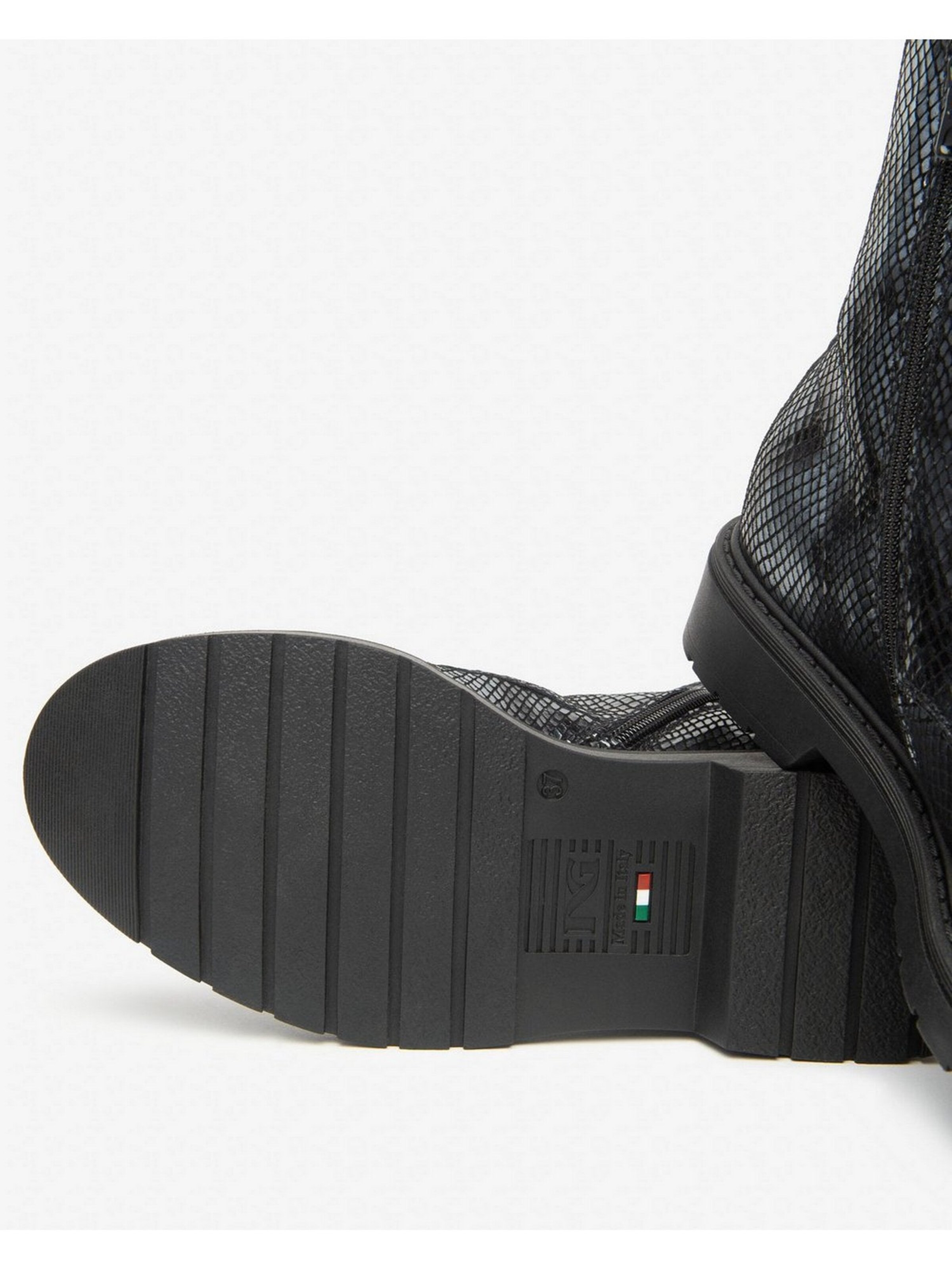 Stivale stringato 'Anfibi Donna - I513946D' di Nero Giardini in nero