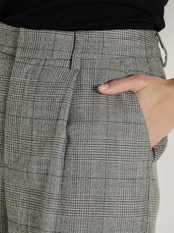 MADELEINE Loosefit Pantalon in Grijs