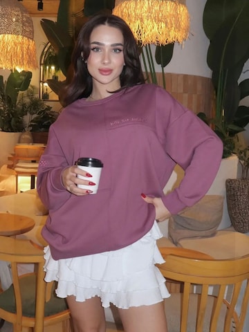 Sweat-shirt Tommy Life en violet : devant