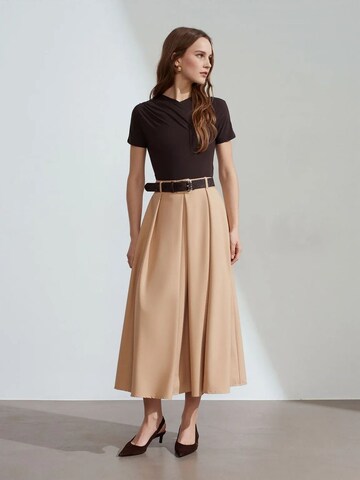 Dilvin Skirt in Beige: front
