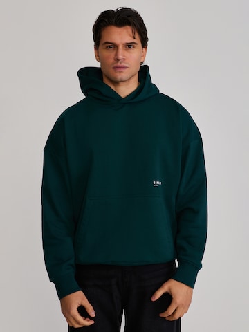 SikSilk Pullover in Grün: Vorderseite