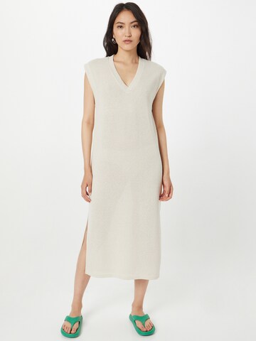 b.young - Vestido de punto en beige: frente