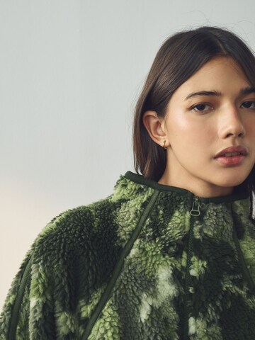 Next Pulover | zelena barva