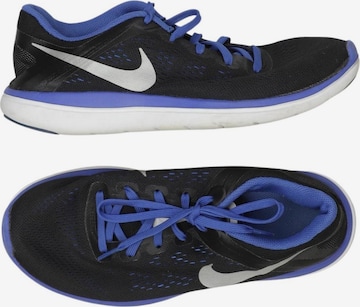 NIKE Sneaker 38,5 in Schwarz: Vorderseite