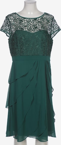 Mariposa Dress in XXL in Green: front