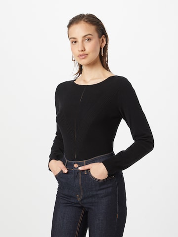 Pull-over COMMA en noir : devant