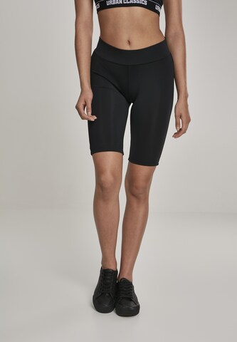 Urban Classics Skinny Shorts in Schwarz: predná strana