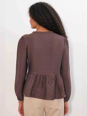 Bigdart Blouse in Bruin