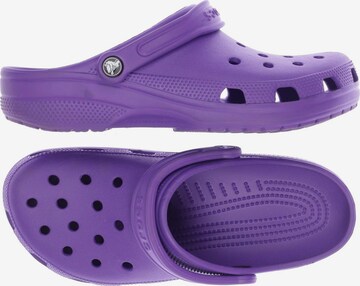 Crocs Sandalen 43 in Lila: predná strana