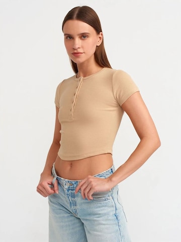 Maglietta 'T-Shirts' di Dilvin in beige: frontale