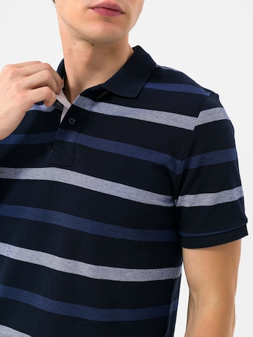 Tricou de la Moxx Paris pe albastru