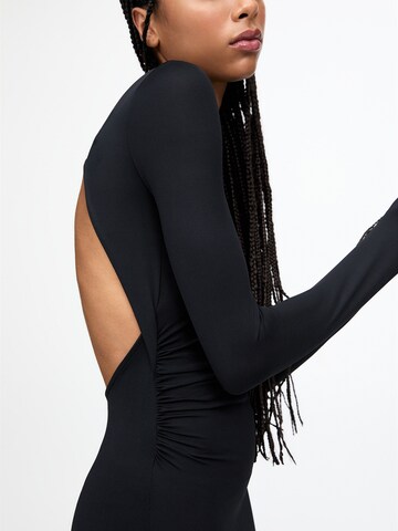 Pull&Bear Kleid in Schwarz
