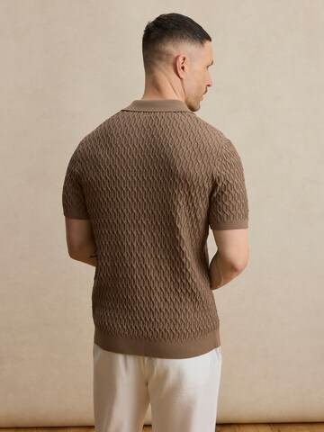 DAN FOX APPAREL Тениска 'Manuel' в кафяво