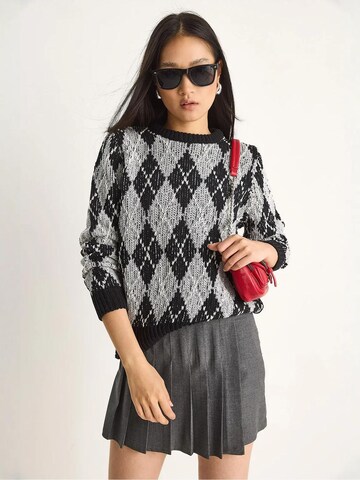 Bianco Lucci - Pullover em preto: frente