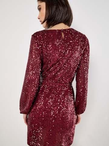 Apricot - Vestido ' Chevron' en rojo