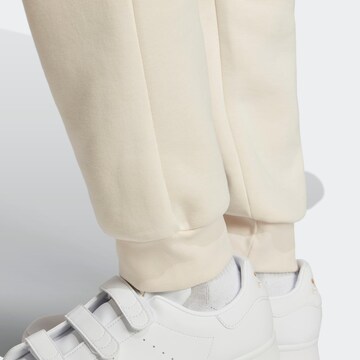 ADIDAS ORIGINALS Tapered Broek 'Trefoil Essentials' in Beige