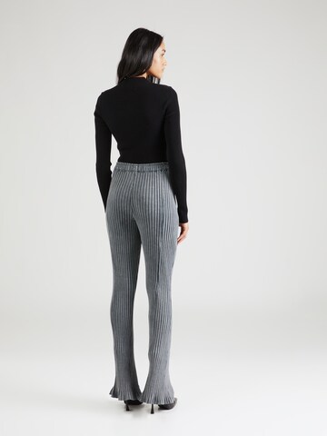 Han Kjøbenhavn Flared Trousers in Grey
