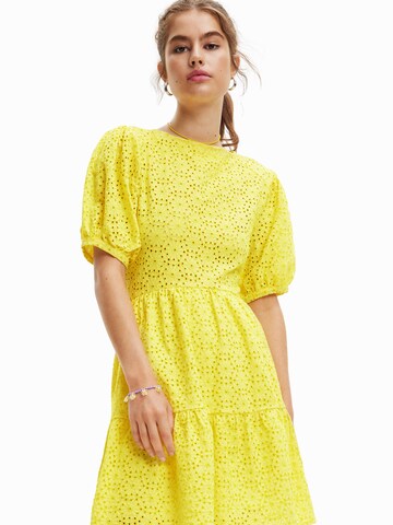 Rochie 'LIMON' de la Desigual pe galben: față