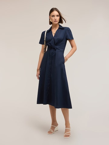 Robe-chemise MOTIVI en bleu : devant