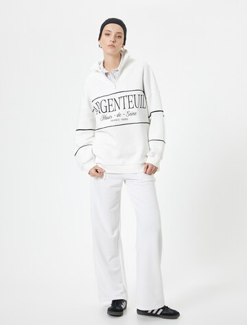 Koton Sweatshirt in White