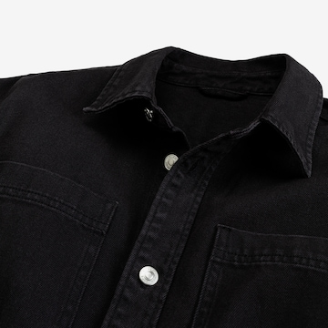 JOHN DEVIN Regular fit Button Up Shirt in Black