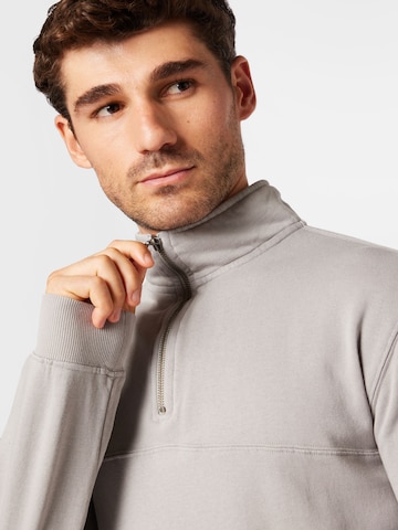 Cotton On - Sweatshirt em cinzento