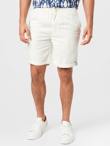 !Solid Regular Shorts in Weiß: predná strana