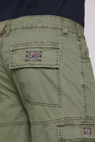 CAMP DAVID Regular Cargo Pants in Green