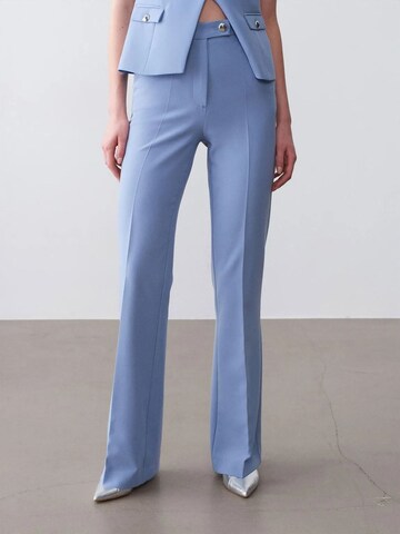 Dilvin Flared Pantalon in Blauw: voorkant